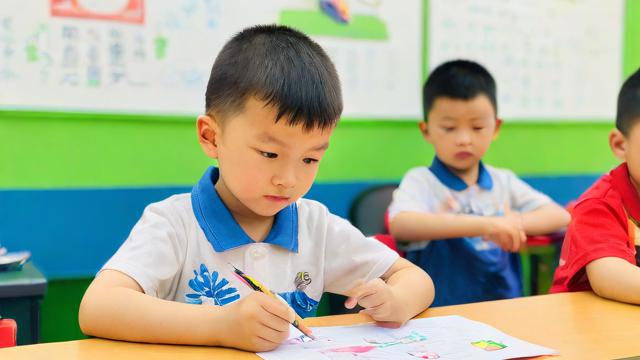 文藝風(fēng)，幼兒教育征稿，那片充滿童真的教育天地，我們?cè)撊绾螘鴮懀?，幼兒教育征稿，在幼兒教育的畫卷上，我們將留下怎樣的筆觸？，幼兒教育征稿，幼兒教育的樂章里，哪些音符等待我們奏響？，活潑風(fēng)，幼兒教育征稿啦！你知道怎樣給小寶貝們最有趣的教育故事嗎？，幼兒教育征稿來咯！啥樣的幼兒教育經(jīng)驗(yàn)?zāi)茏尨蠹已矍耙涣裂?？，嘿！幼兒教育征稿開始啦，你有啥好玩的幼兒教育點(diǎn)子快來分享呀？，嚴(yán)肅風(fēng)，幼兒教育征稿，如何確保幼兒教育內(nèi)容符合科學(xué)與兒童發(fā)展規(guī)律？，幼兒教育征稿，在幼兒教育實(shí)踐中，怎樣的方法才能真正促進(jìn)幼兒成長？，幼