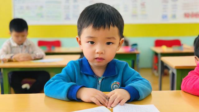 幼兒教育版文章的疑問句標(biāo)題可以是，如何通過游戲提高幼兒的學(xué)習(xí)興趣？